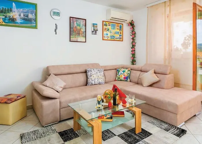 아파트 Zeljko 832 *